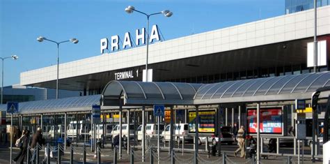 Servizio di taxi dell'aeroporto da e per Praga Airport .